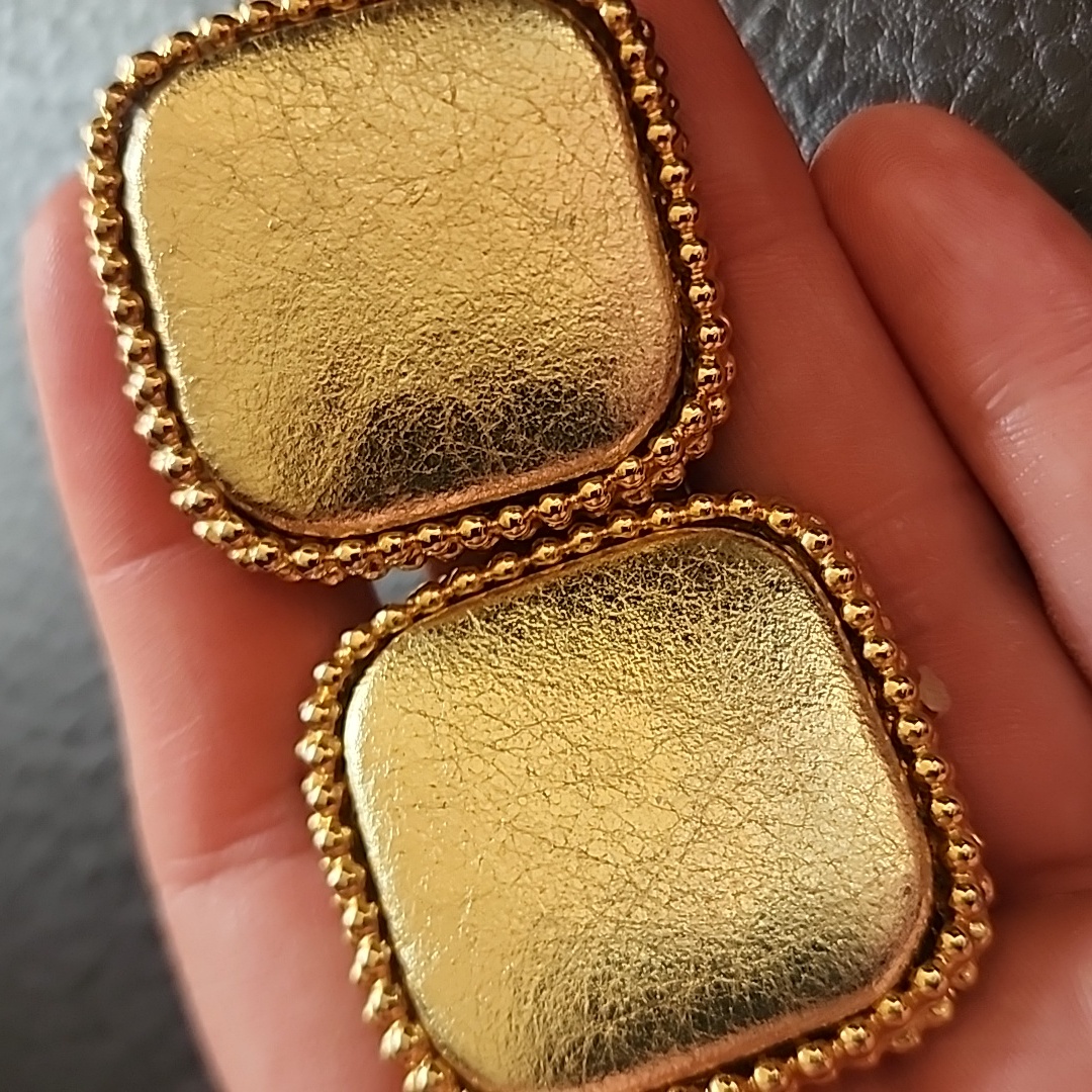 Vtg Ellen Designs Clip On Earrings